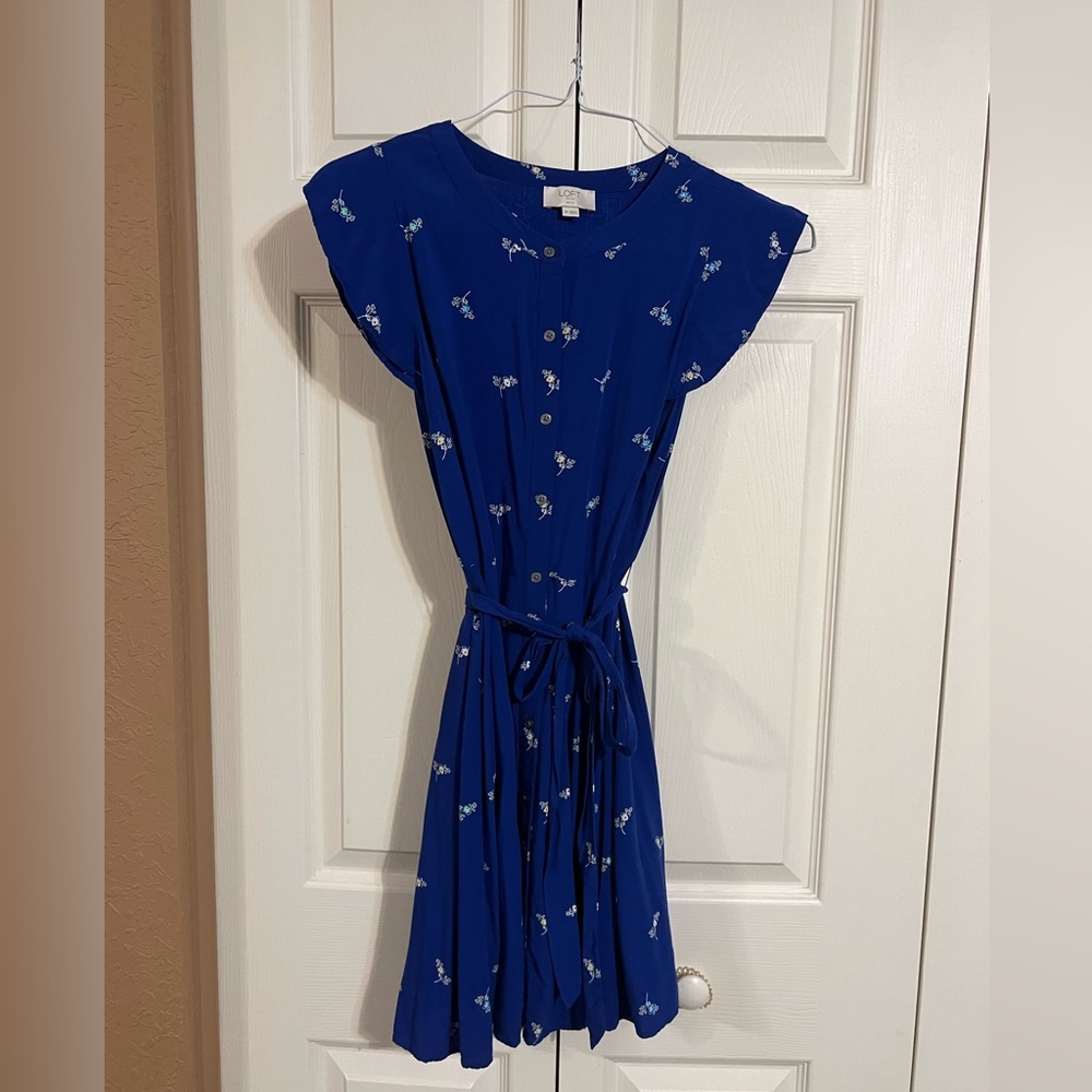 Loft Dress Size 4 petite, blue floral pattern, worn once